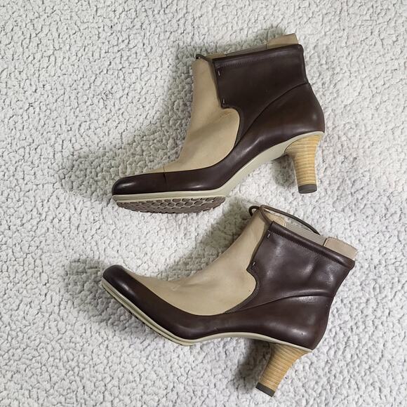 TSUBO Women’s Khepri Ankle Boot heeled bootie brown leather size 9 - Picture 2 of 7